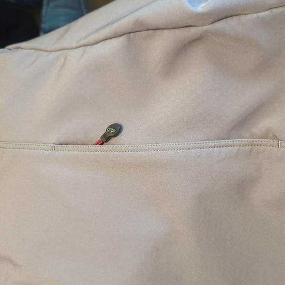 Asics womens softshell jacket, size large - Picture 6 of 14